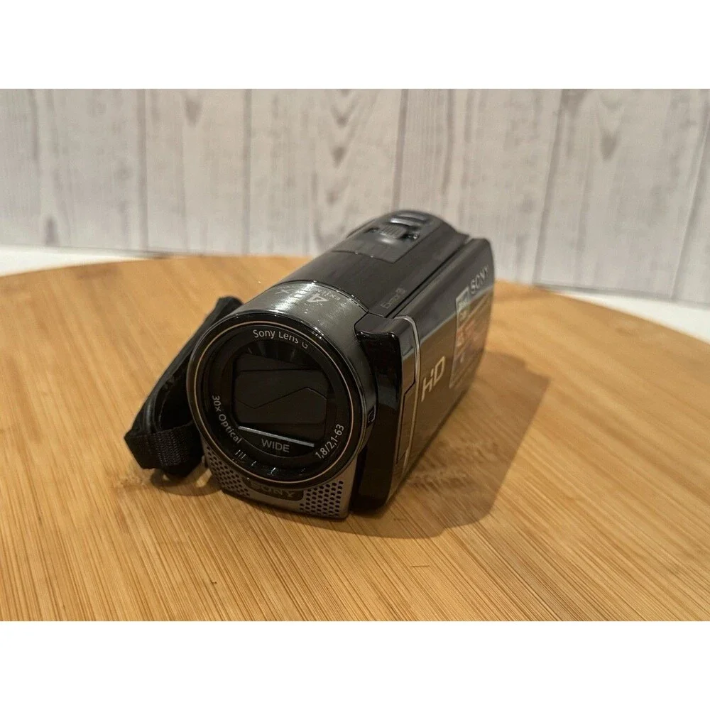 Sony HDR-CX130 Handycam HD Camcorder Black Bundle W Adapter Etc. Working ￼